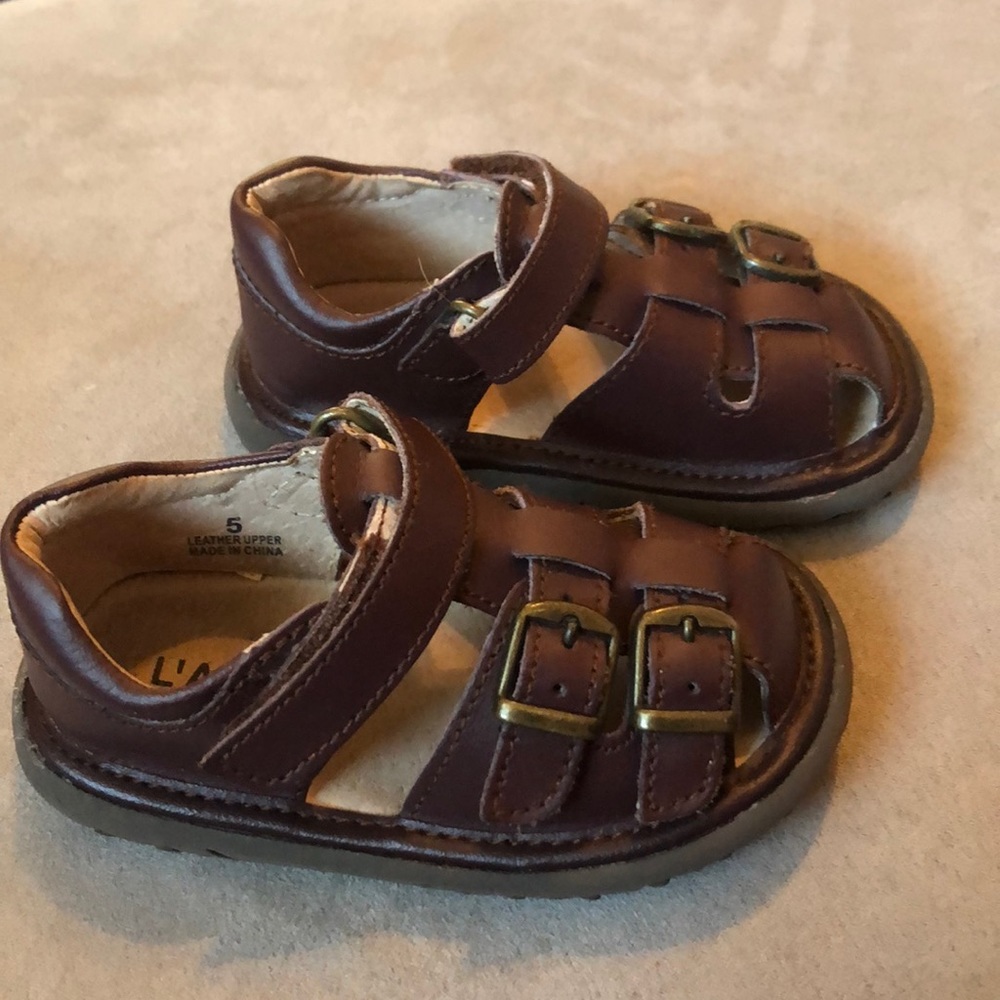 EUC L’Amour boys Fisherman Sandals Size 5 toddler